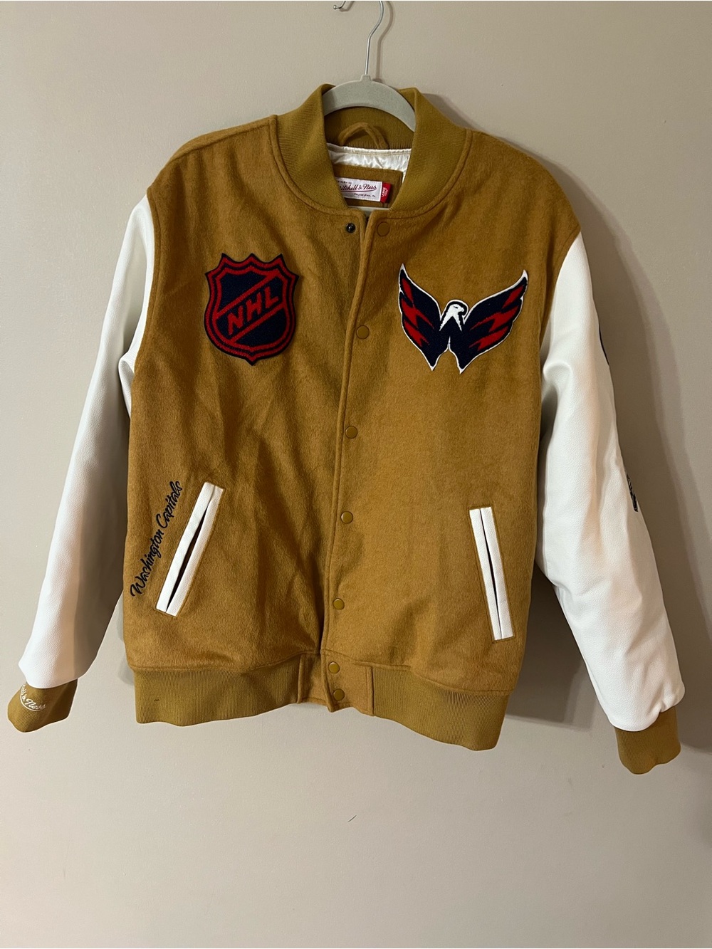 Mitchell & Ness Washington Capitals NHL varsity jacket Dusted Collection